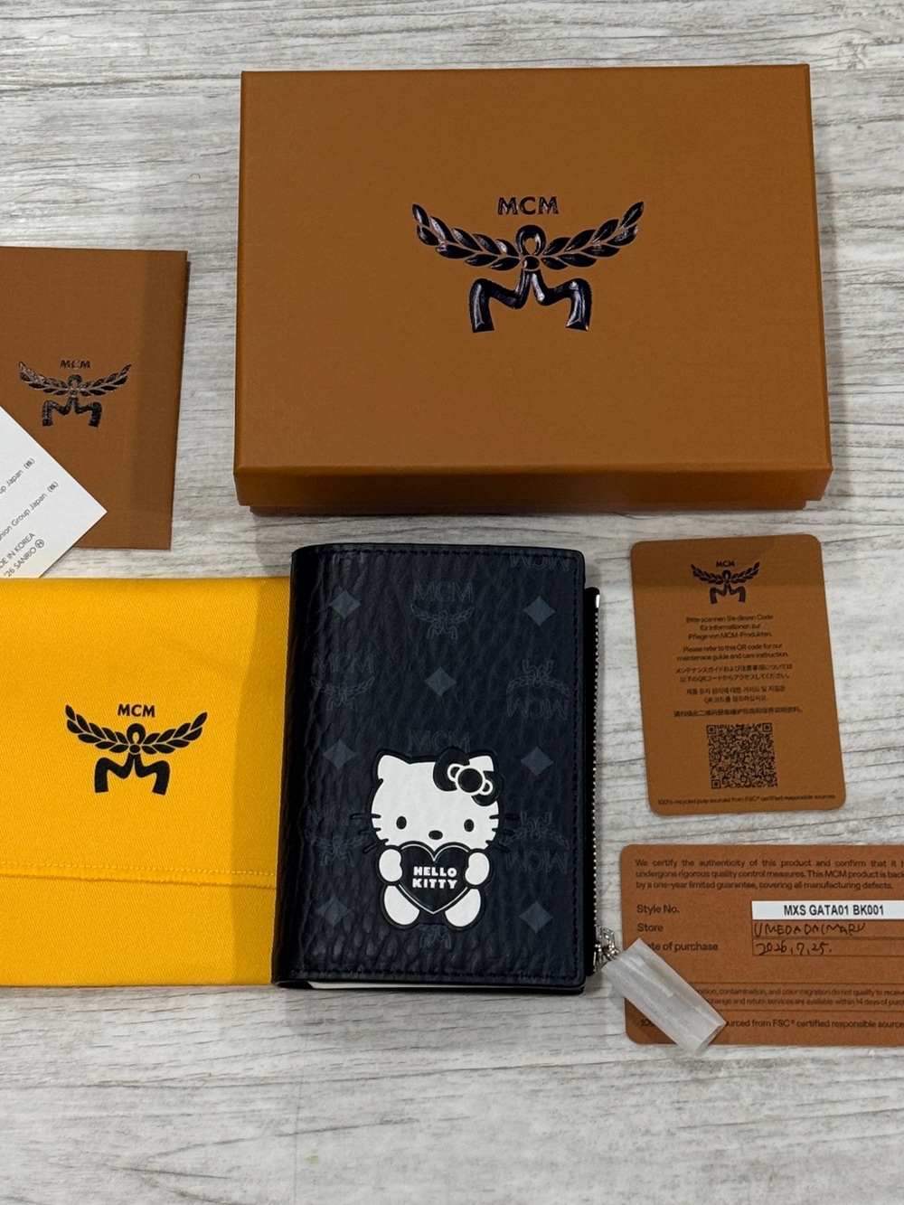 MCM x Hello Kitty Bifold Wallet - Japan exclusive! - BNIB - Picture 10 of 10